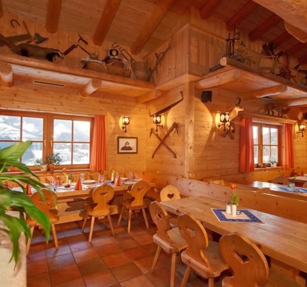 Gemütlicher Hüttenabend im Berggasthof Kohlschnait