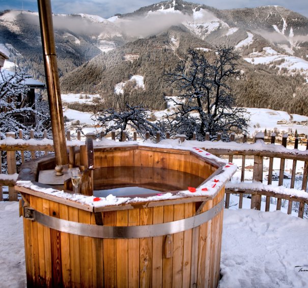 Heißer Badespaß im Holzfass - unser Hotpot für gemütliche Stunden